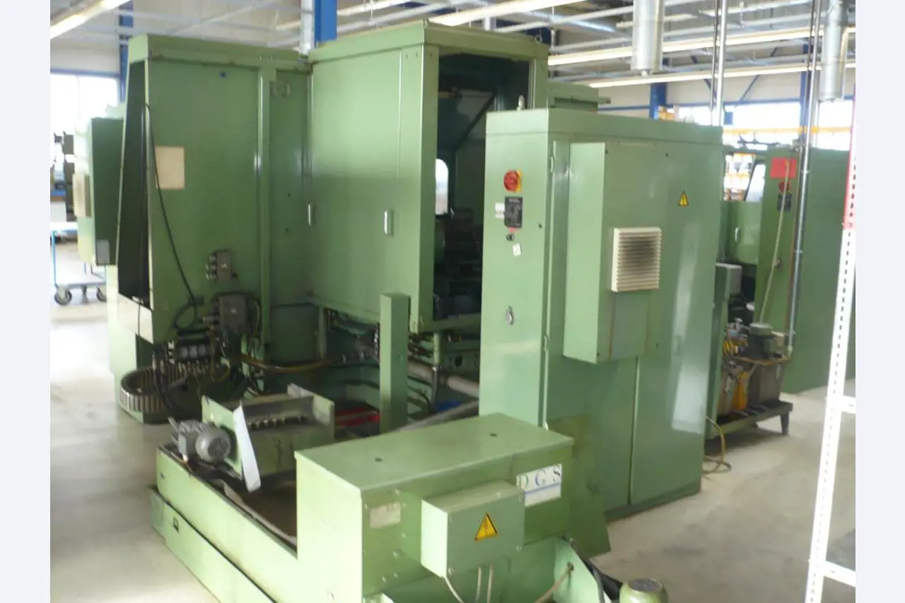 Tornos e fresadoras CNC, rectificadoras CNC, centros de maquinagem CNC-4