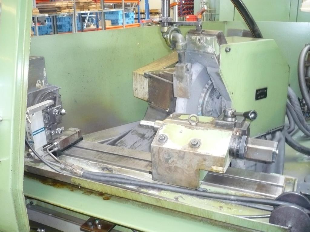 Tornos e fresadoras CNC, rectificadoras CNC, centros de maquinagem CNC-2