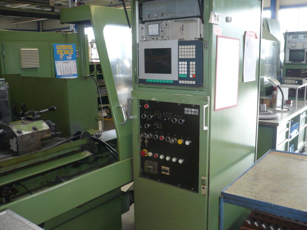 Tornos e fresadoras CNC, rectificadoras CNC, centros de maquinagem CNC-3