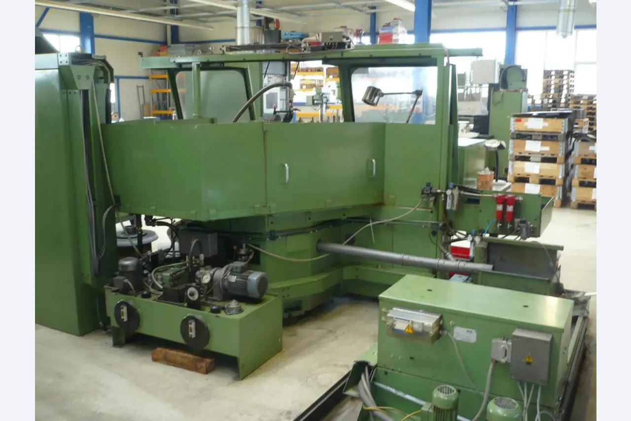 Tornos e fresadoras CNC, rectificadoras CNC, centros de maquinagem CNC-4