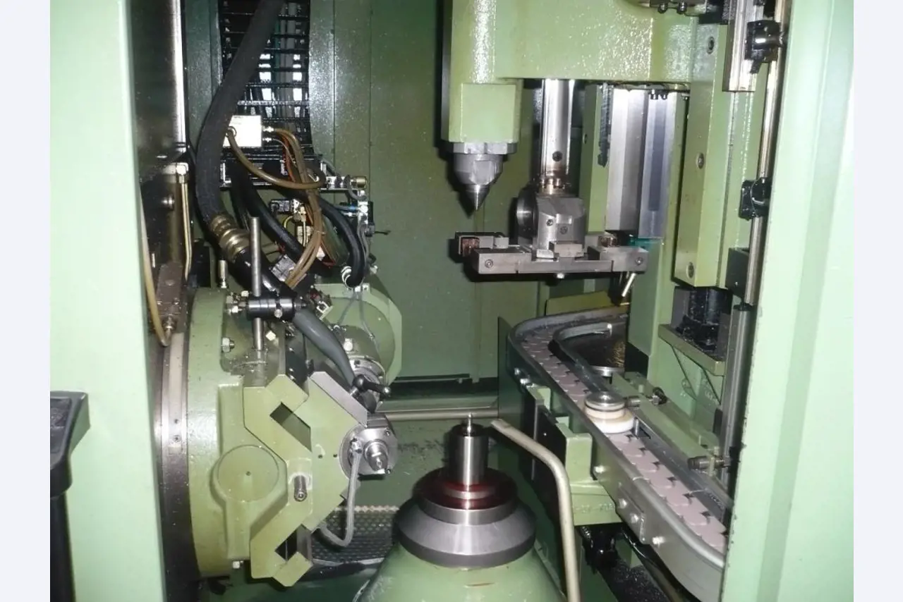 Tornos e fresadoras CNC, rectificadoras CNC, centros de maquinagem CNC-2