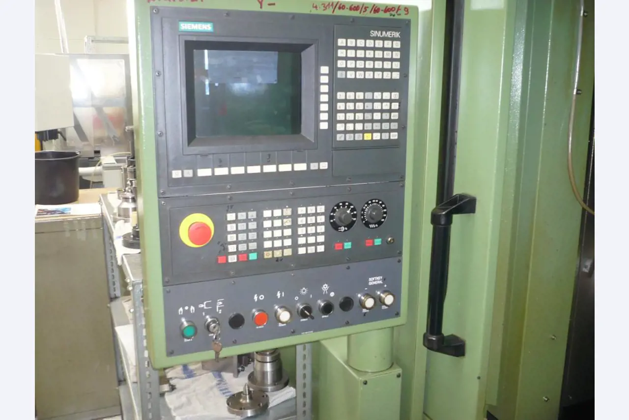 Tornos e fresadoras CNC, rectificadoras CNC, centros de maquinagem CNC-3