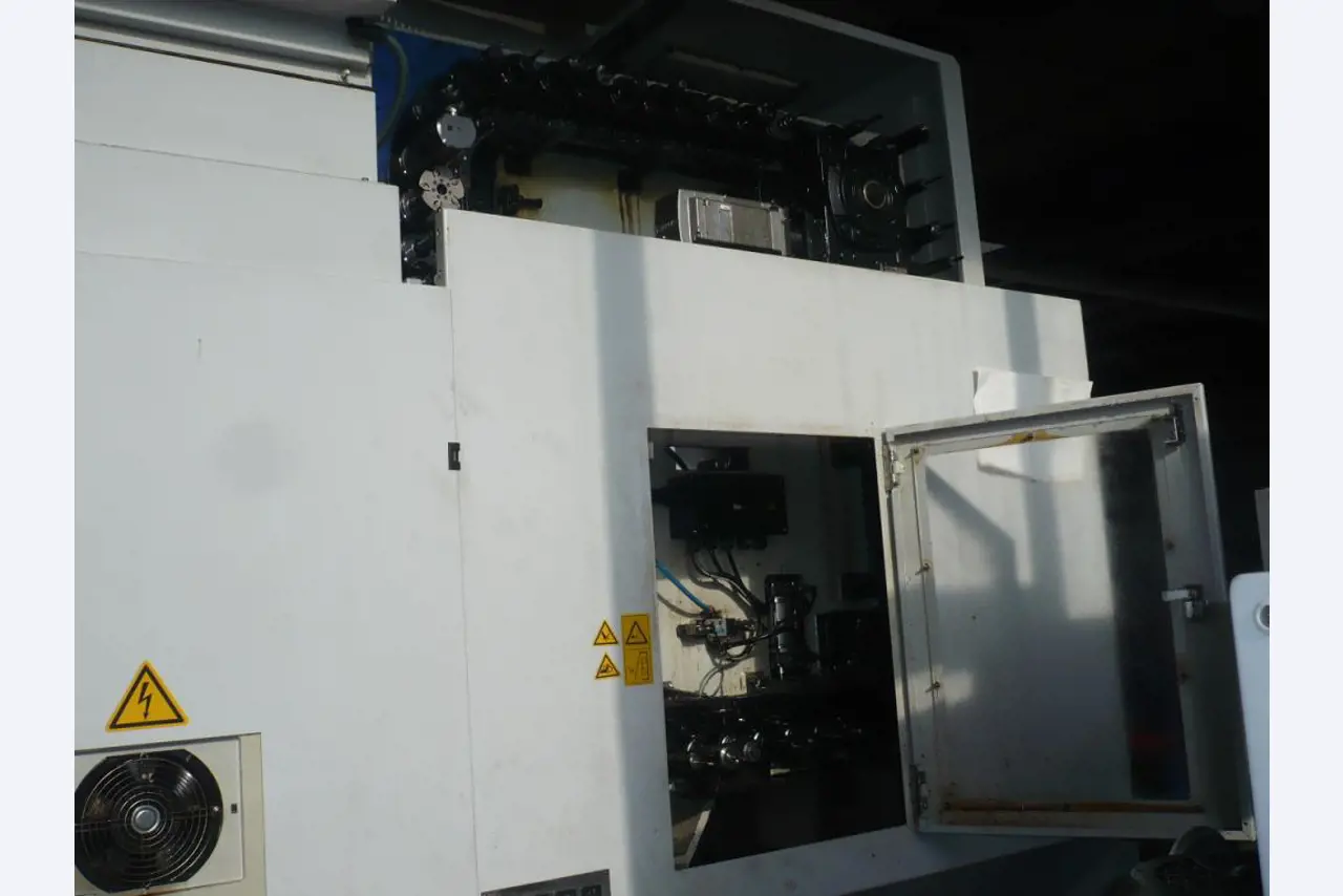 Tornos e fresadoras CNC, rectificadoras CNC, centros de maquinagem CNC-4