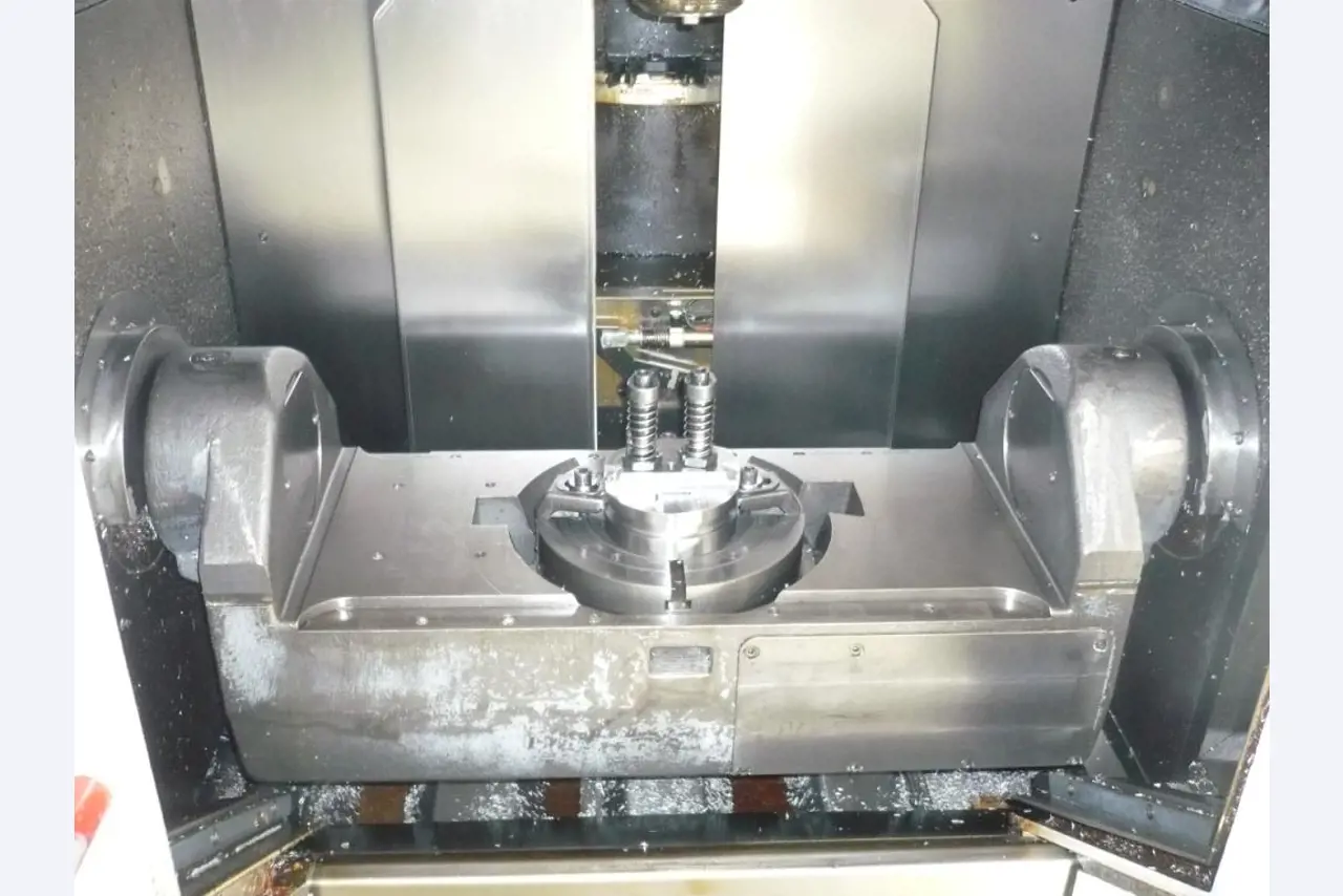 Tornos e fresadoras CNC, rectificadoras CNC, centros de maquinagem CNC-2