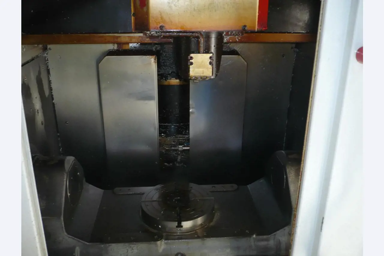 Tornos e fresadoras CNC, rectificadoras CNC, centros de maquinagem CNC-2