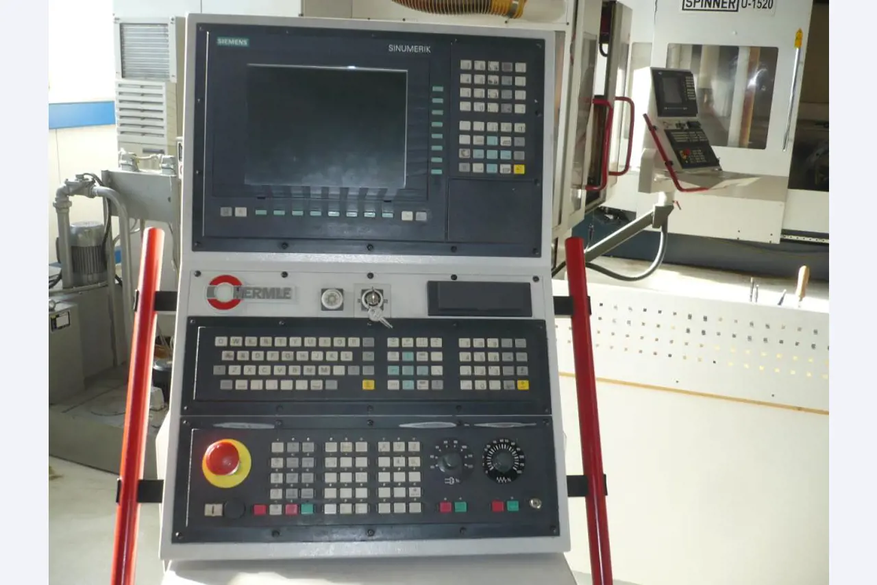 Tornos e fresadoras CNC, rectificadoras CNC, centros de maquinagem CNC-3