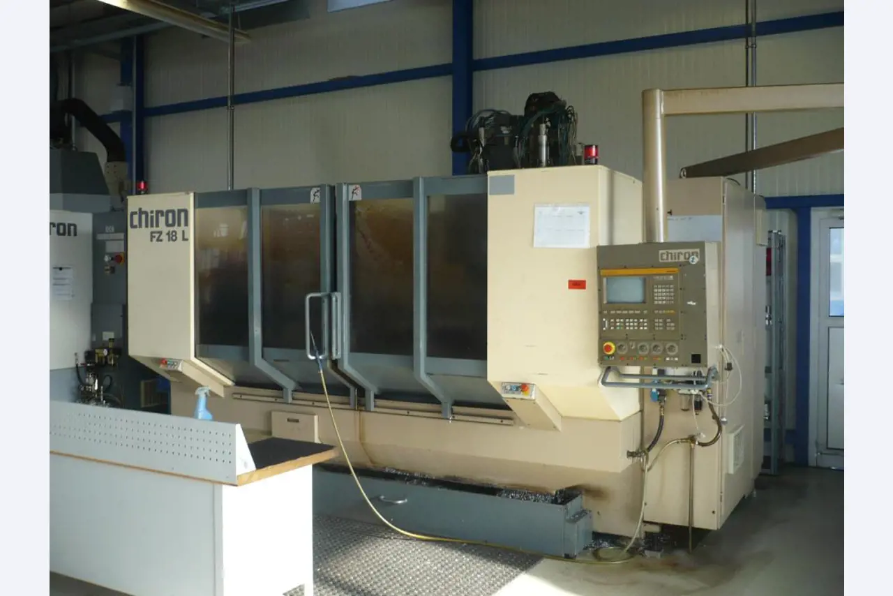 Tornos e fresadoras CNC, rectificadoras CNC, centros de maquinagem CNC-1