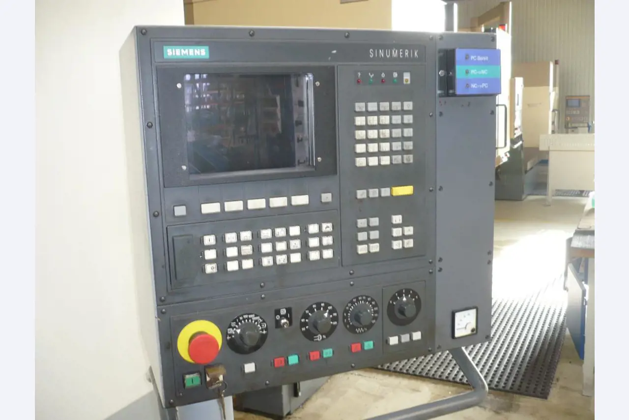 Tornos e fresadoras CNC, rectificadoras CNC, centros de maquinagem CNC-3