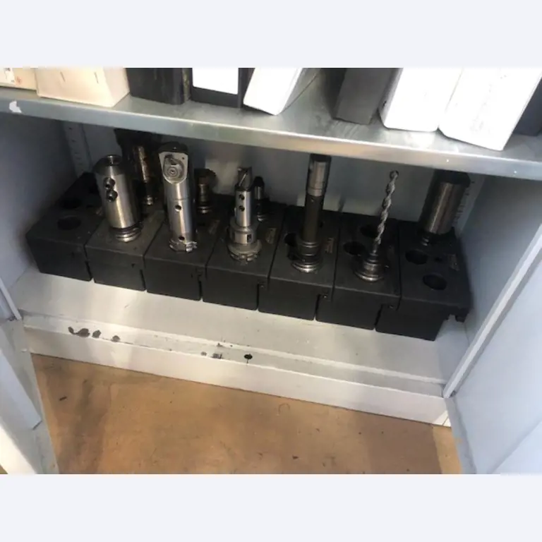 Tornos e fresadoras CNC, rectificadoras CNC, centros de maquinagem CNC-2