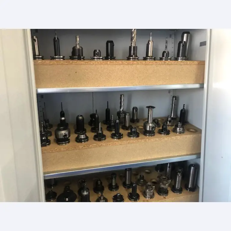 Tornos e fresadoras CNC, rectificadoras CNC, centros de maquinagem CNC-3