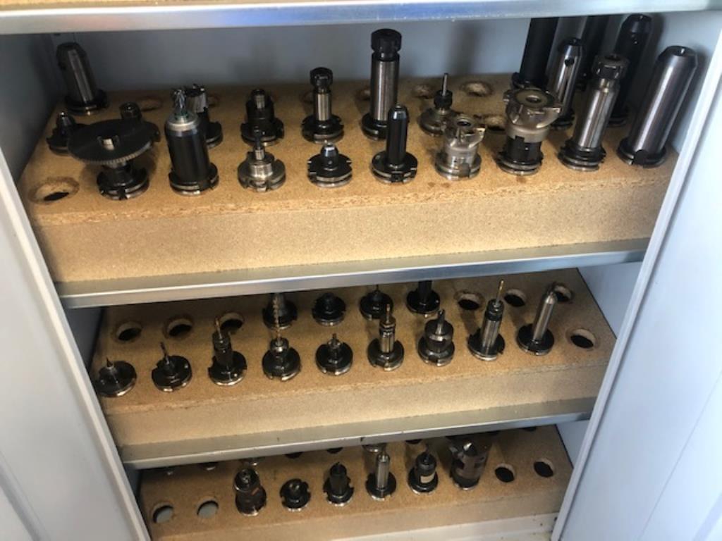 Tornos e fresadoras CNC, rectificadoras CNC, centros de maquinagem CNC-4