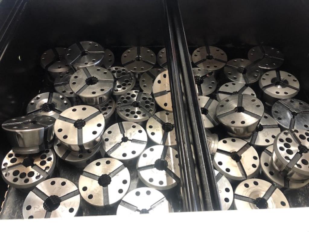 Tornos e fresadoras CNC, rectificadoras CNC, centros de maquinagem CNC-3