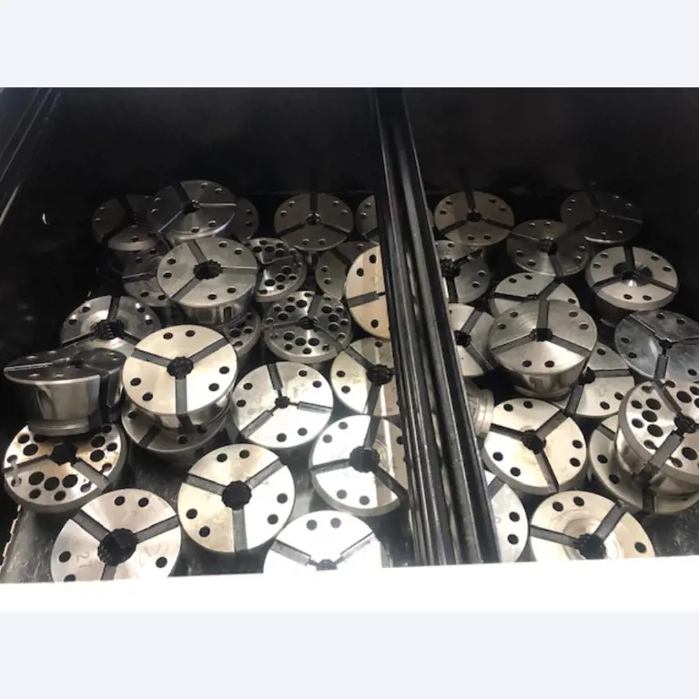 Tornos e fresadoras CNC, rectificadoras CNC, centros de maquinagem CNC-3