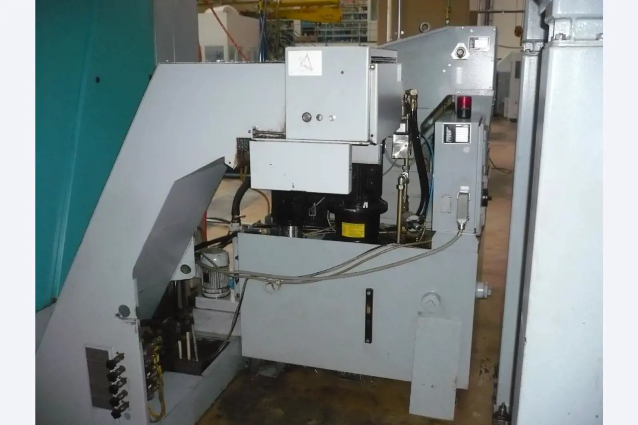 Tornos e fresadoras CNC, rectificadoras CNC, centros de maquinagem CNC-5