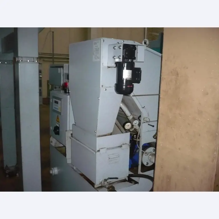 Tornos e fresadoras CNC, rectificadoras CNC, centros de maquinagem CNC-6