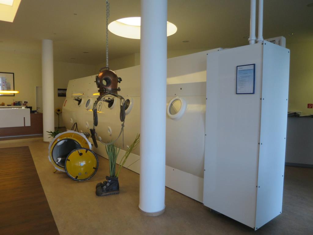 
technical installations as well as operating and business equipment in the field of diving and overpressure medicine<br>-2