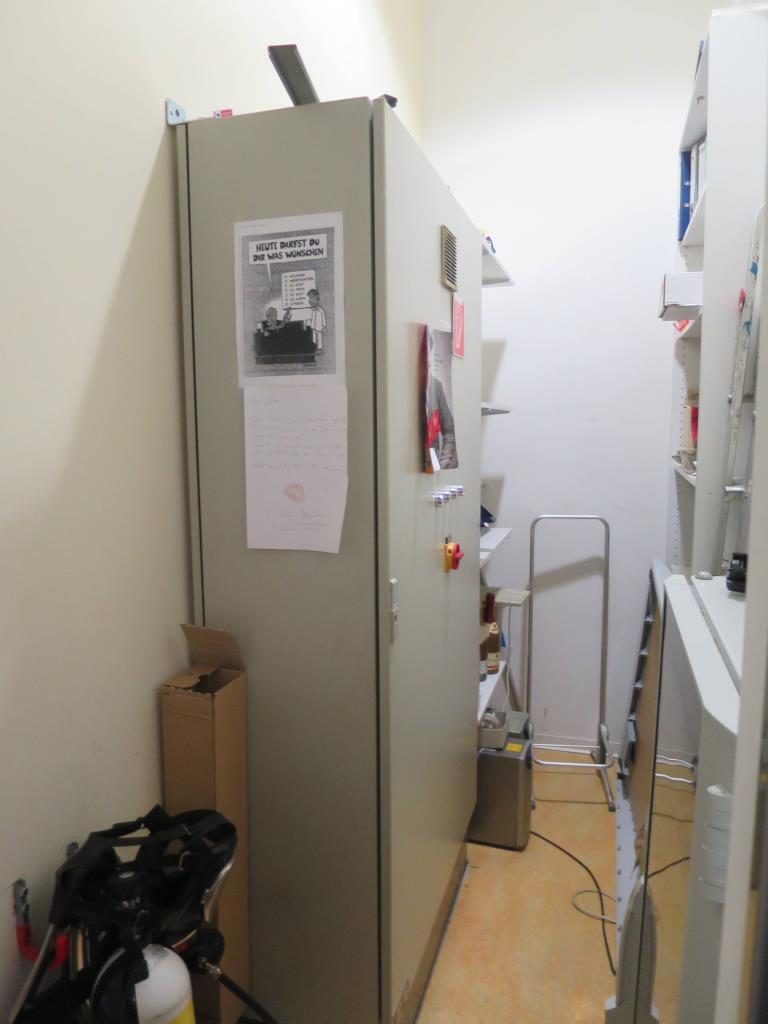 
technical installations as well as operating and business equipment in the field of diving and overpressure medicine<br>-4