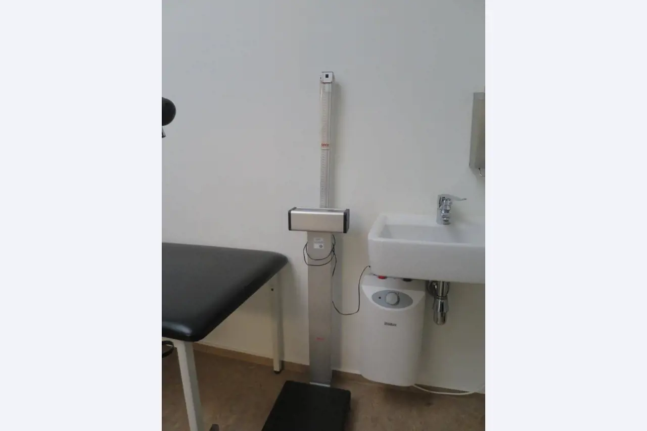 technical installations as well as operating and business equipment in the field of diving and overpressure medicine<br>-1