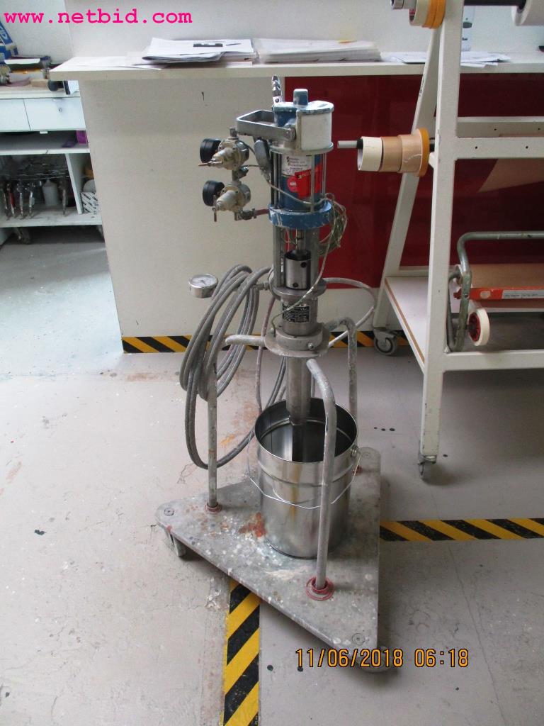 
Equipamento operacional e de escritório <br>de um fabricante de móveis-2