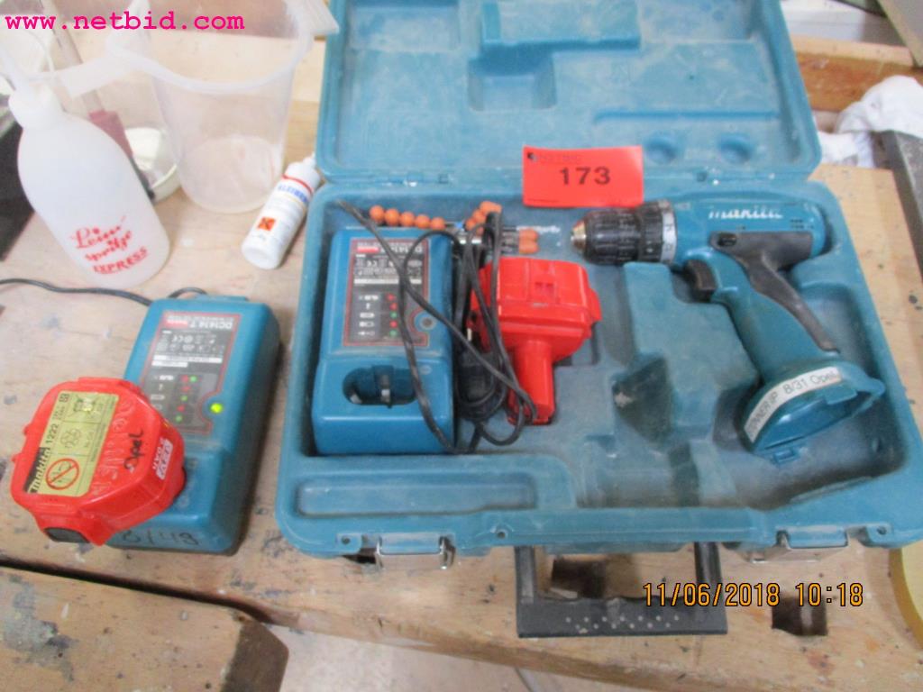 
Equipement industriel et commercial <br>d'un fabricant de meubles-1