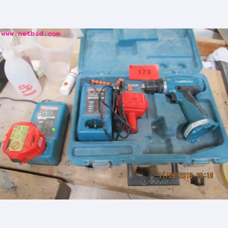 Equipement industriel et commercial <br>d'un fabricant de meubles-1