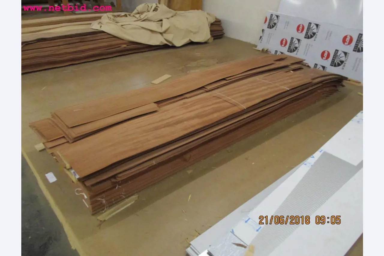 Equipamento operacional e de escritório <br>de um fabricante de móveis-10