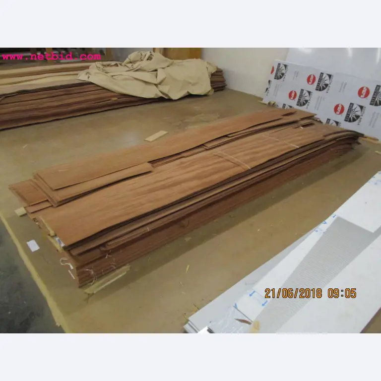 Equipamento operacional e de escritório <br>de um fabricante de móveis-10