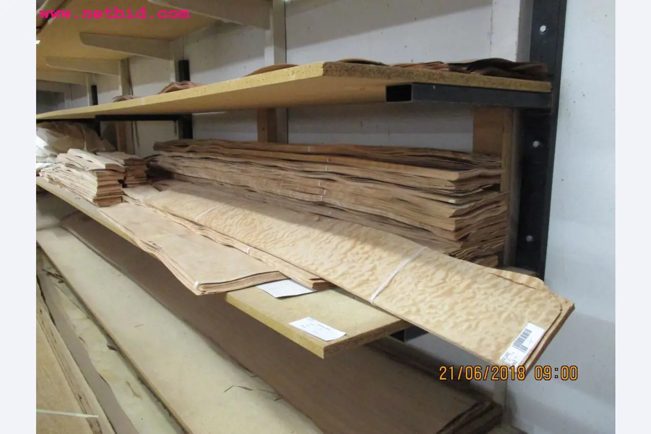 Equipamento operacional e de escritório <br>de um fabricante de móveis-11