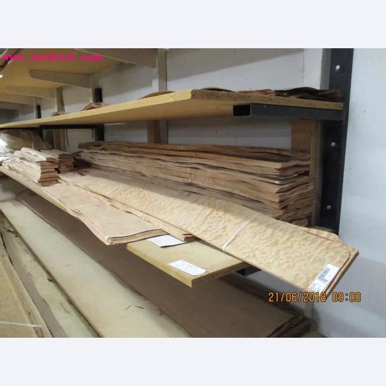 Equipamento operacional e de escritório <br>de um fabricante de móveis-11