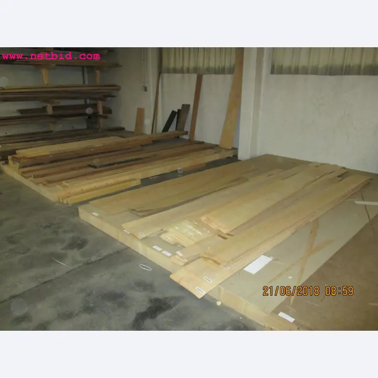 Equipamento operacional e de escritório <br>de um fabricante de móveis-12