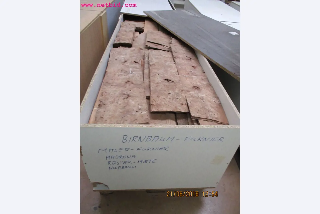 Equipamento operacional e de escritório <br>de um fabricante de móveis-15