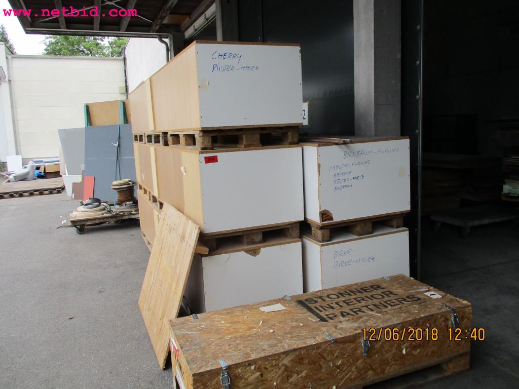 
Equipamento operacional e de escritório <br>de um fabricante de móveis-2