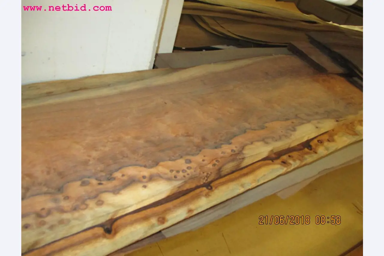 Equipamento operacional e de escritório <br>de um fabricante de móveis-4