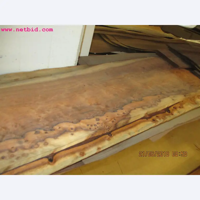 Equipamento operacional e de escritório <br>de um fabricante de móveis-4