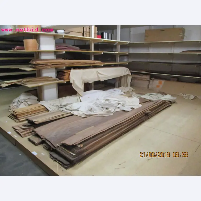 Equipamento operacional e de escritório <br>de um fabricante de móveis-5