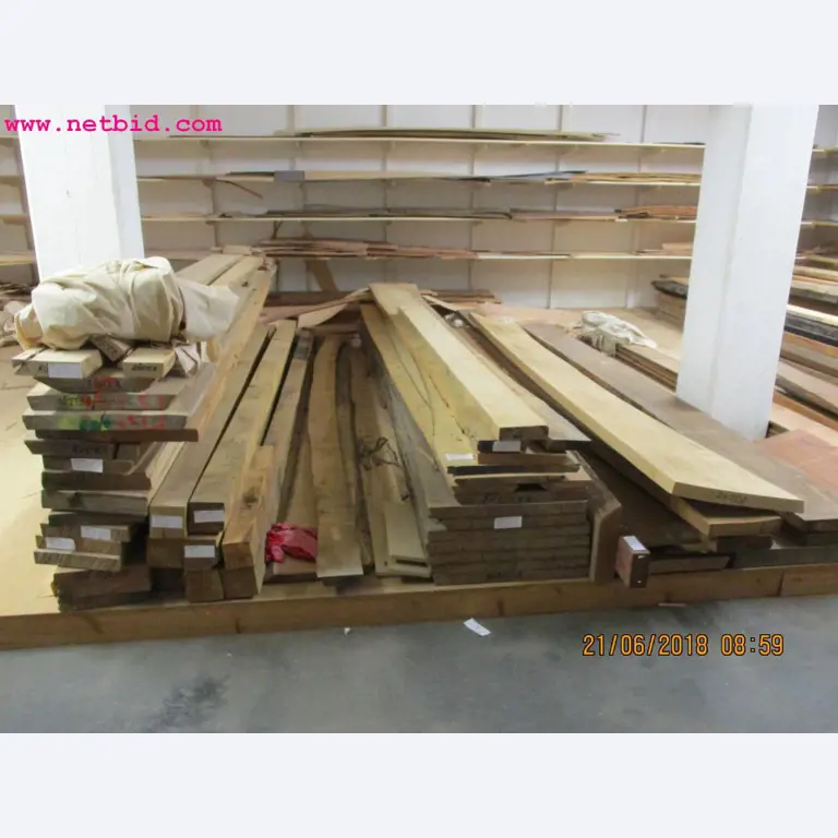 Equipamento operacional e de escritório <br>de um fabricante de móveis-6