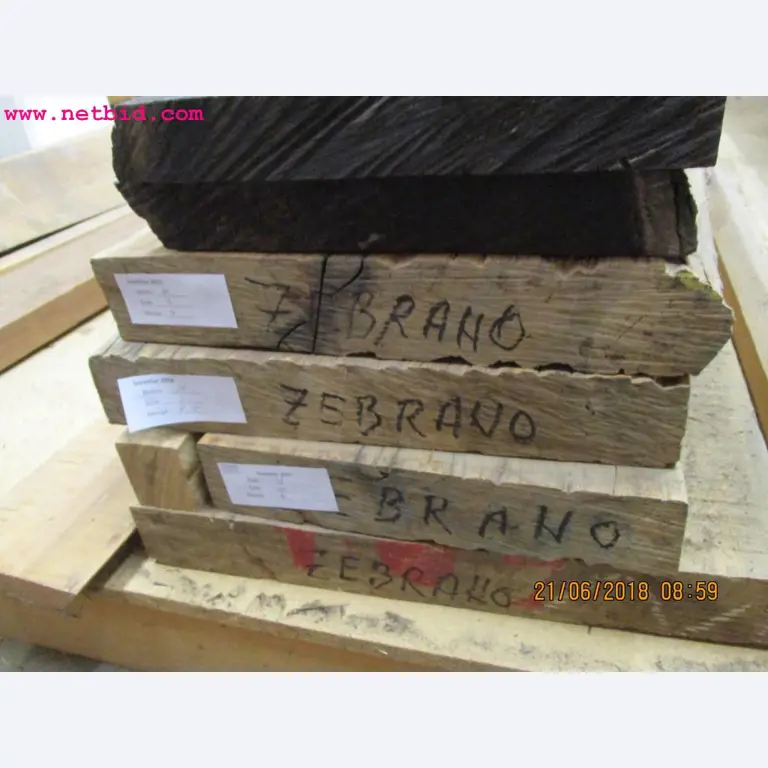 Equipamento operacional e de escritório <br>de um fabricante de móveis-7