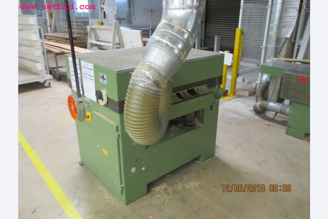 Equipamento operacional e de escritório <br>de um fabricante de móveis-2