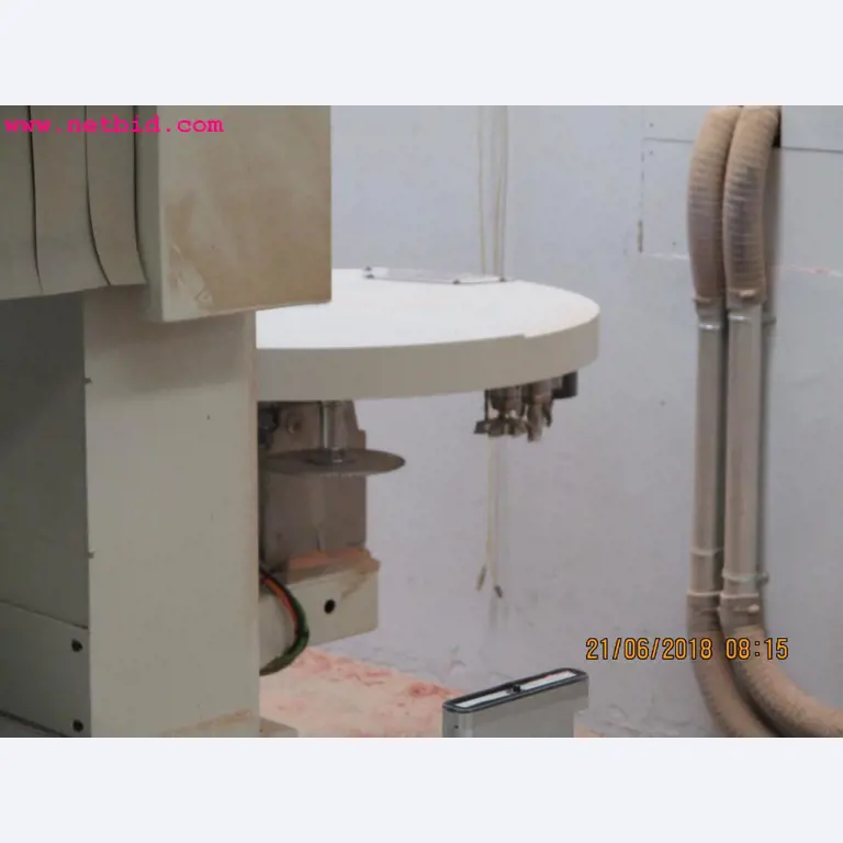 Equipamento operacional e de escritório <br>de um fabricante de móveis-11