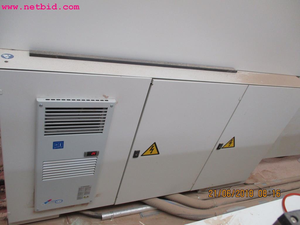 
Equipamento operacional e de escritório <br>de um fabricante de móveis-13