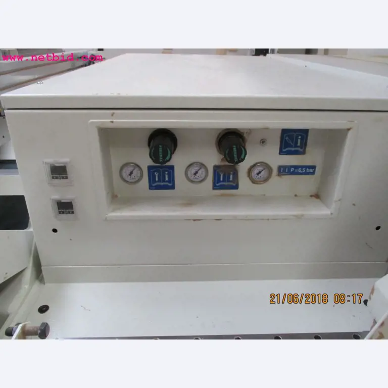 Equipamento operacional e de escritório <br>de um fabricante de móveis-15