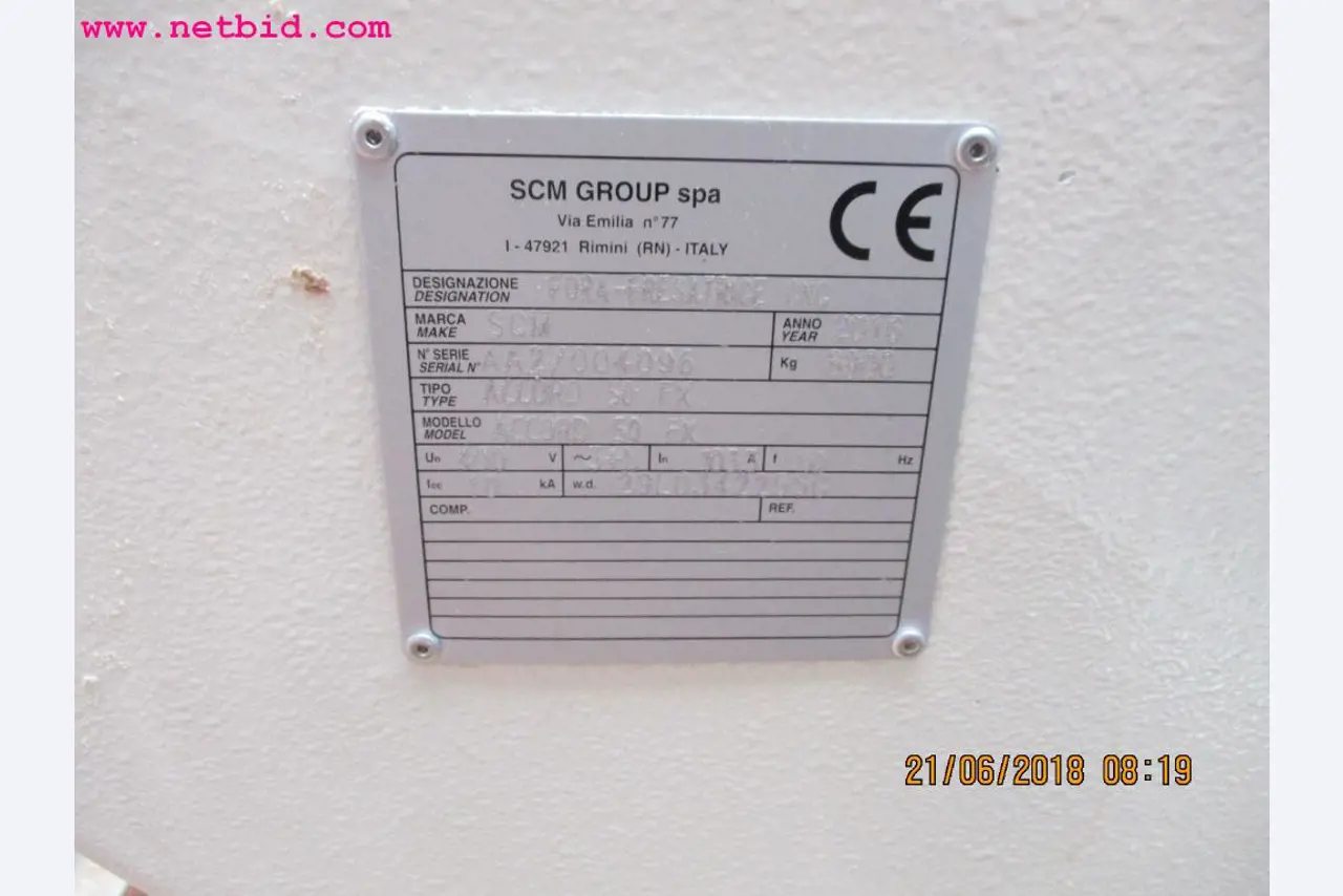 Equipamento operacional e de escritório <br>de um fabricante de móveis-17