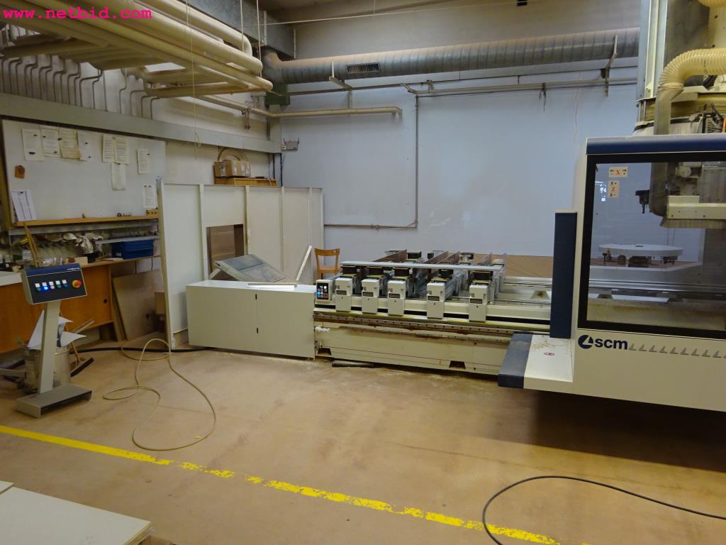 
Equipamento operacional e de escritório <br>de um fabricante de móveis-2