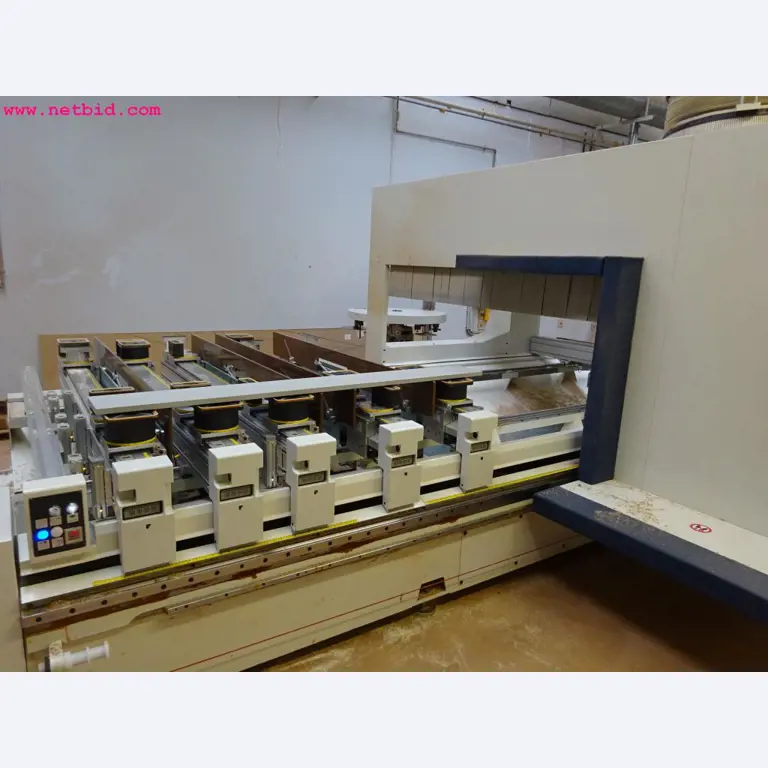 Equipamento operacional e de escritório <br>de um fabricante de móveis-3