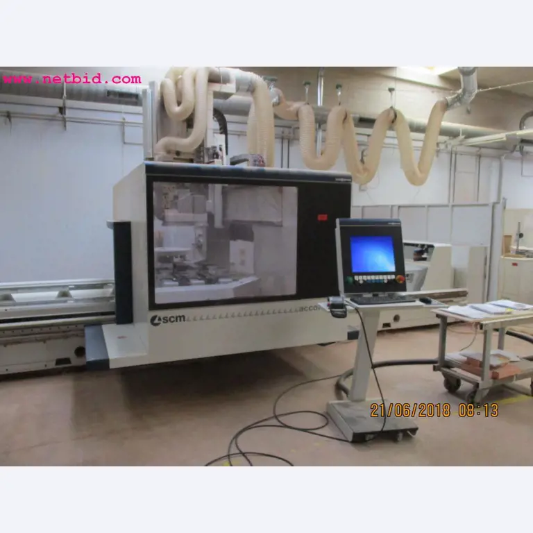 Equipamento operacional e de escritório <br>de um fabricante de móveis-6