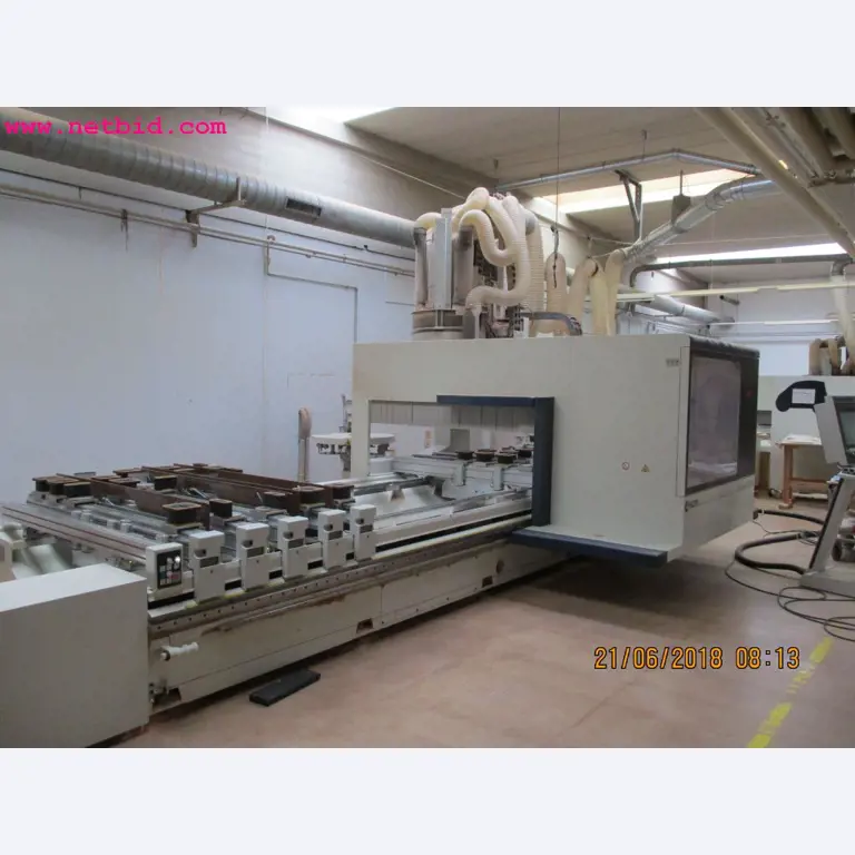 Equipamento operacional e de escritório <br>de um fabricante de móveis-7