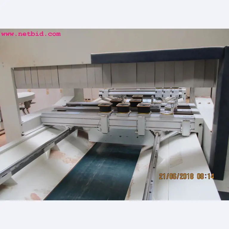 Equipamento operacional e de escritório <br>de um fabricante de móveis-8