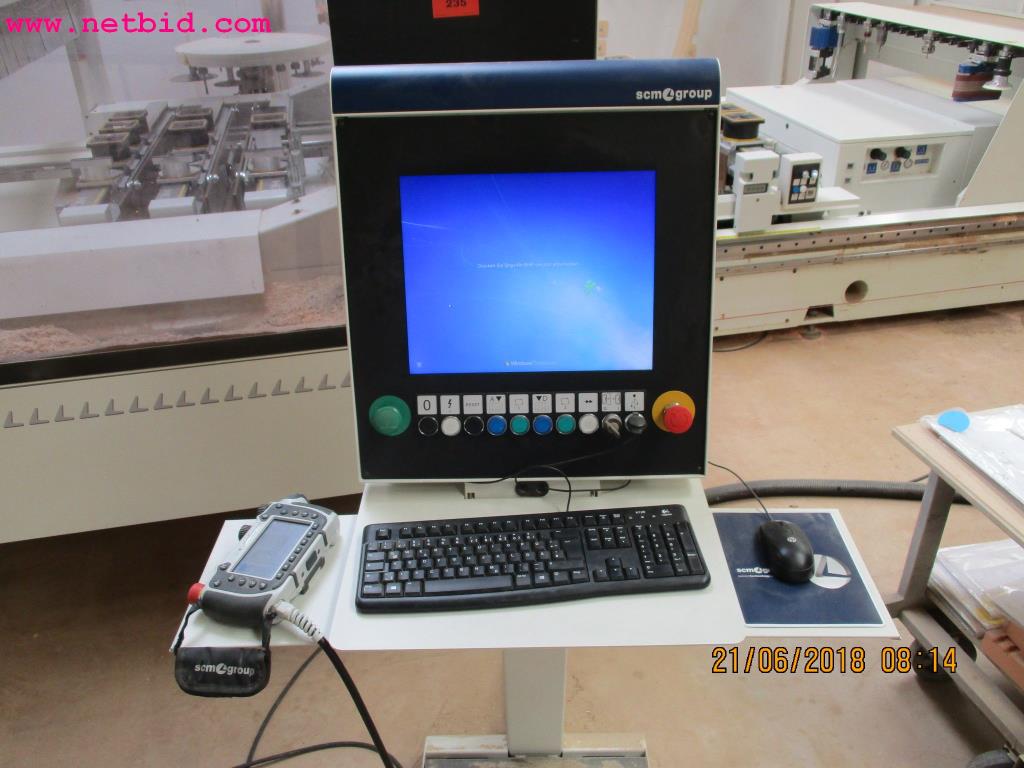 
Equipamento operacional e de escritório <br>de um fabricante de móveis-9