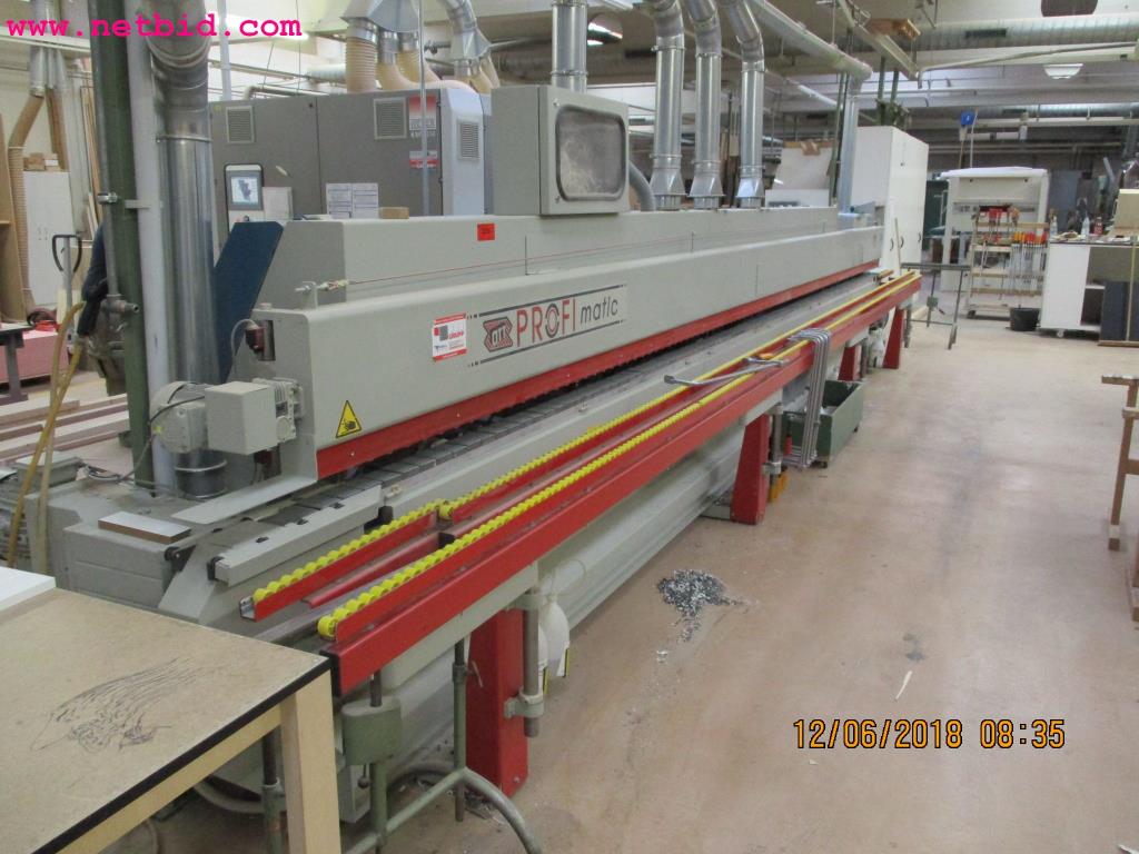 
Equipamento operacional e de escritório <br>de um fabricante de móveis-1