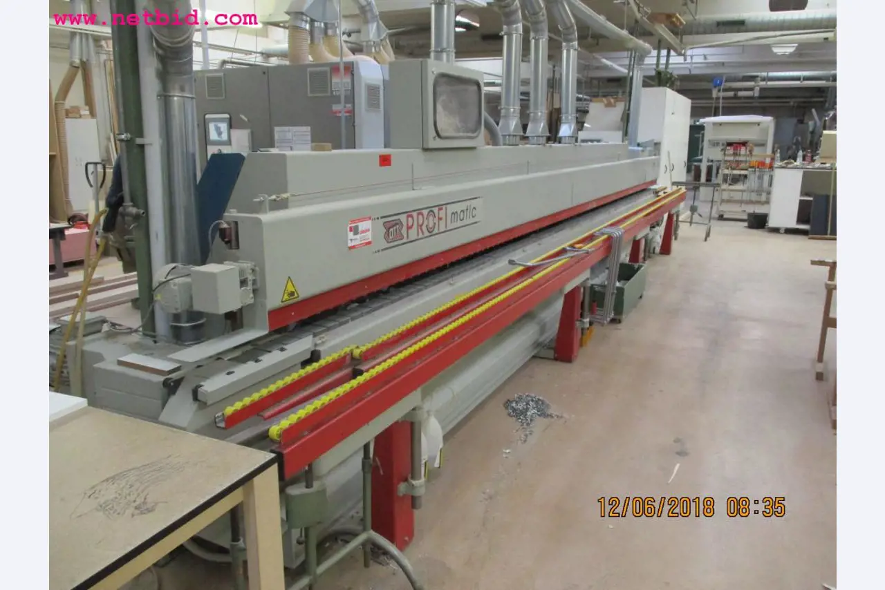 Equipamento operacional e de escritório <br>de um fabricante de móveis-1